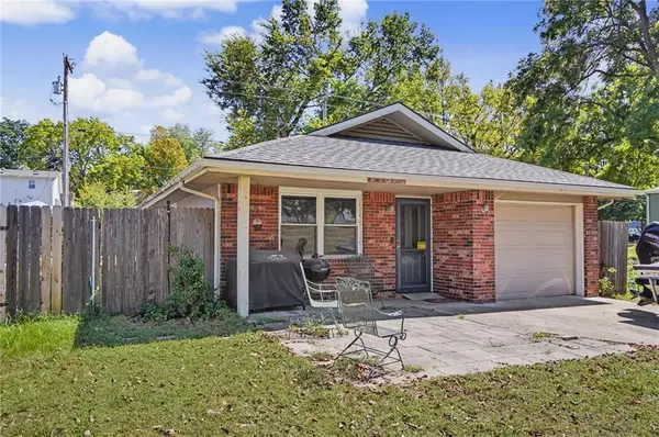 1014 Locust ST, Eudora, KS 66025