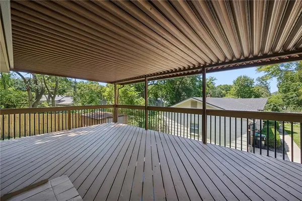 10015 E 31st ST, Independence, MO 64052