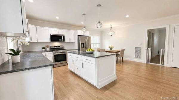 49 S 6th ST, Locust Valley, NY 11560