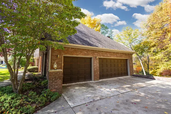 8939 Waterside CIR, Indianapolis, IN 46278