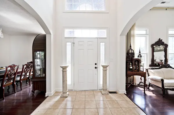 566 Jennifer CT, Avon, IN 46123