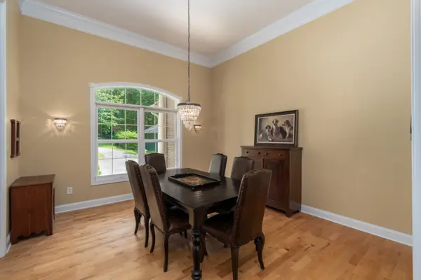 1098 Hill Top TRL, Nashville, IN 47448