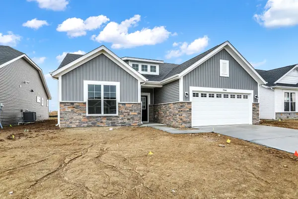 19666 Highclere LN, Westfield, IN 46069