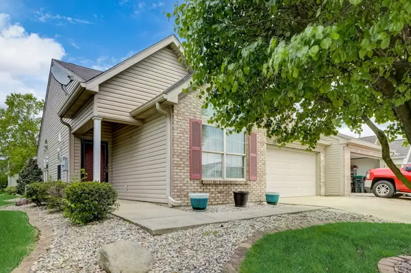 1190 Creek Bend DR, Greenwood, IN 46143