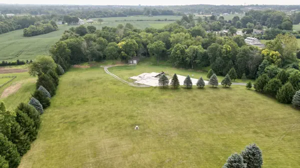 6612 Travis RD, Greenwood, IN 46143