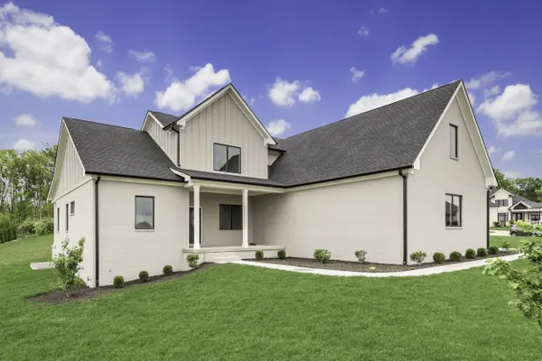 1837 Calvert Farms DR, Greenwood, IN 46143