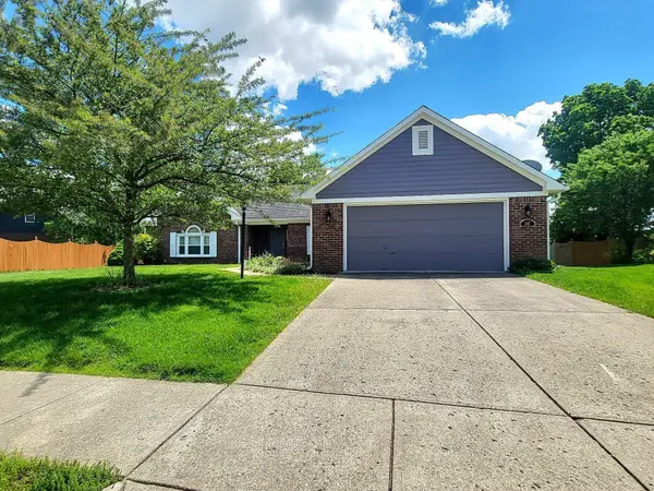 547 Raintree DR, Avon, IN 46123