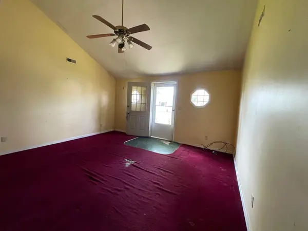 1027 E 4th ST, Greenfield, IN 46140