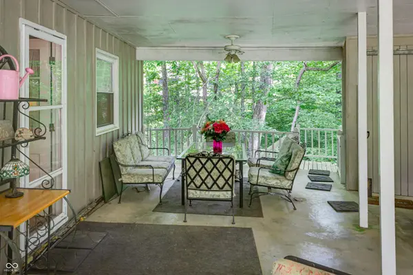 698 Highland DR, Nashville, IN 47448