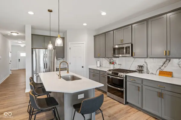 67 Hovden DR, Cicero, IN 46034