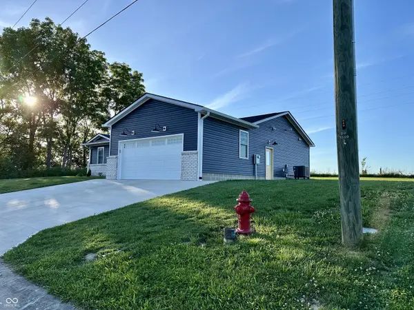 409 E Summit ST, Bainbridge, IN 46105