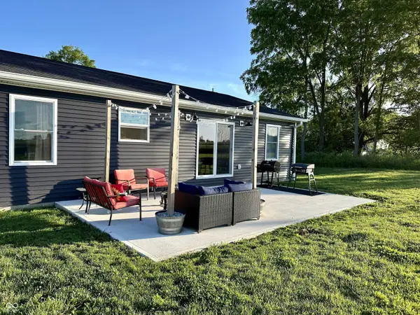 409 E Summit ST, Bainbridge, IN 46105