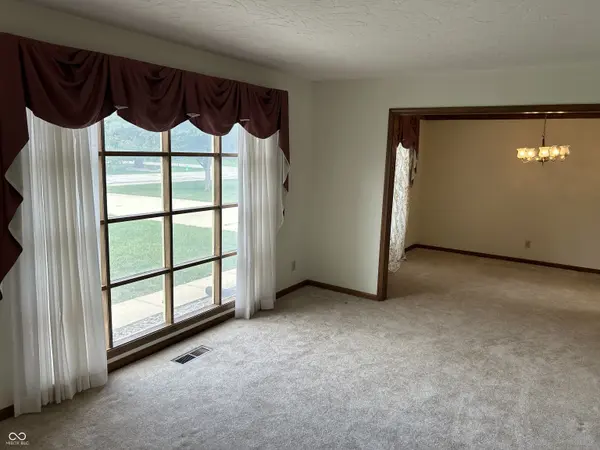 203 Oak Blvd S DR, Greenfield, IN 46140