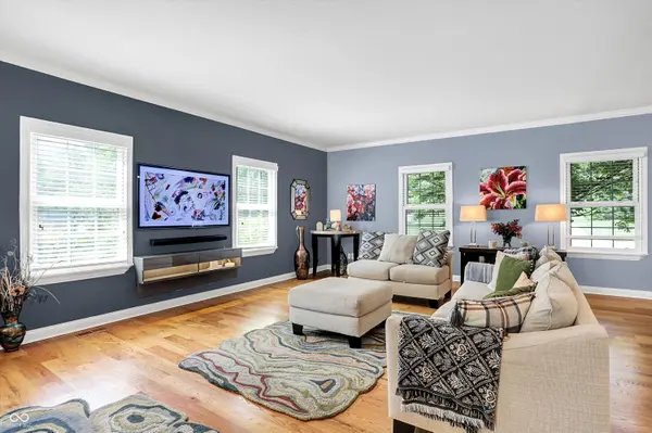 565 Isenhour Hills DR, Zionsville, IN 46077