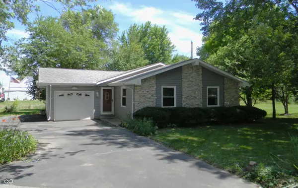 204 Brookview LN, Flora, IN 46929