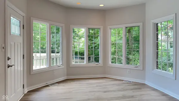 8826 Otter Cove CIR, Indianapolis, IN 46236