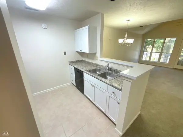 7846 Harbour Isle, Indianapolis, IN 46240