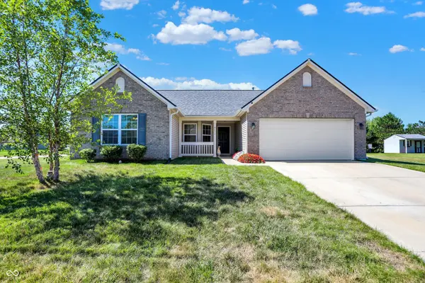 8071 Oriole Point DR, Avon, IN 46123