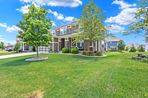 10638 Kensington LN, Fortville, IN 46040