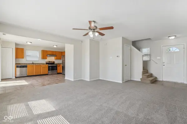 1657 Bluegrass Pkwy, Greenwood, IN 46143