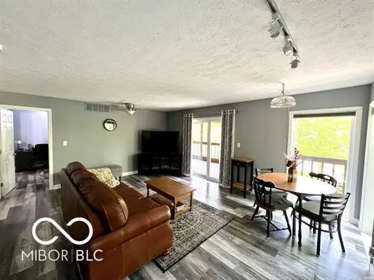 9742 S Harbour Pointe DR #33, Bloomington, IN 47401
