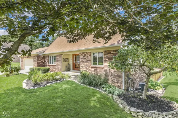 4544 Moccosin PL, Greenwood, IN 46142