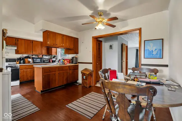 10172 S Jonesville RD, Columbus, IN 47201