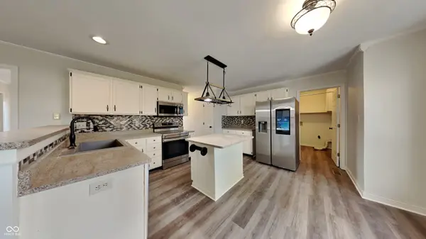 5840 Iron Oaks CT Indianapolis, IN 46237