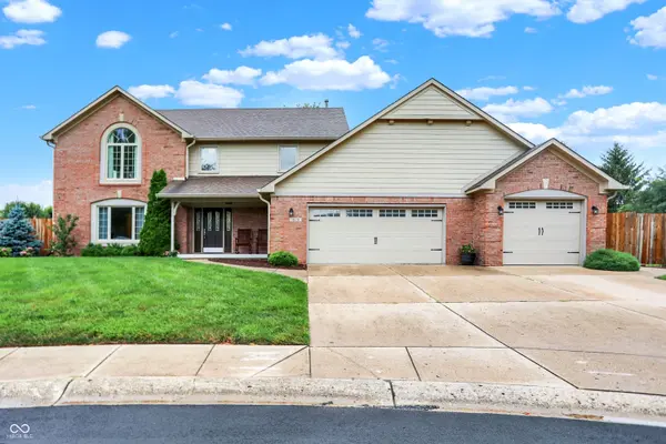 1028 Monticello CT W, Greenwood, IN 46142