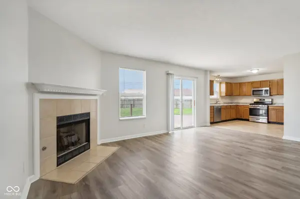 1052 Mosswood CIR, Franklin, IN 46131