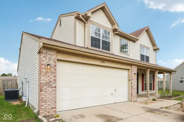 1052 Mosswood CIR, Franklin, IN 46131