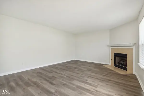 1052 Mosswood CIR, Franklin, IN 46131