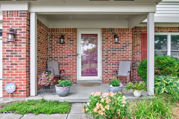 1356 Oxford RUN, Greenwood, IN 46143