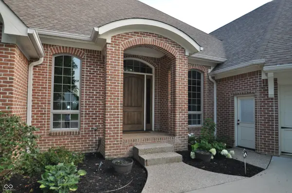 8821 Stonebriar DR, Indianapolis, IN 46259