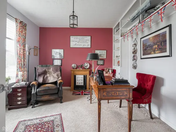 1848 Turning Leaf DR, Franklin, IN 46131