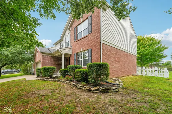 8562 Walden Trace DR, Indianapolis, IN 46278