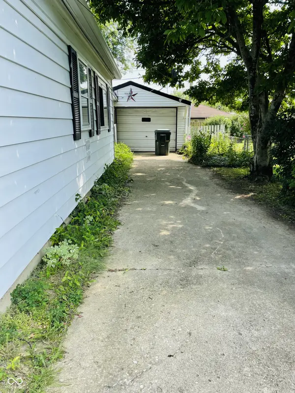 411 W Boyd AVE, Greenfield, IN 46140