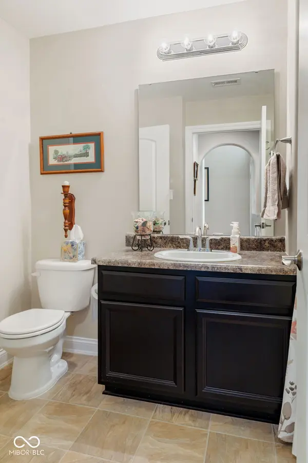 522 Greenwood Trace DR, Whiteland, IN 46184