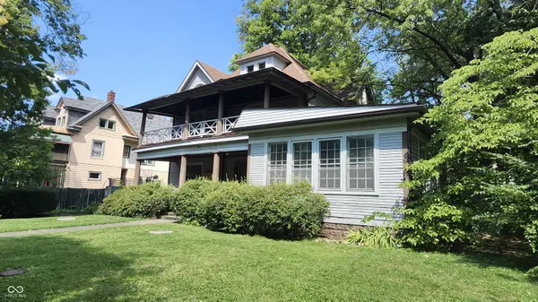 875 Woodruff Place Middle DR, Indianapolis, IN 46201