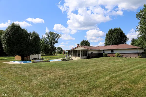 4210 E 900 N, Alexandria, IN 46001