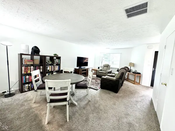 1141 Paradise WAY N #D, Greenwood, IN 46143