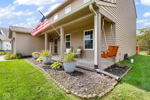5547 Gainesway DR, Greenwood, IN 46142