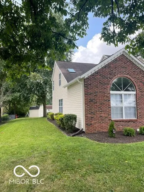 3017 Sable Ridge LN, Greenwood, IN 46142