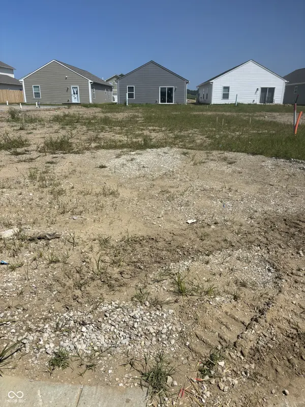 1435 Wigwam LN, Martinsville, IN 46151