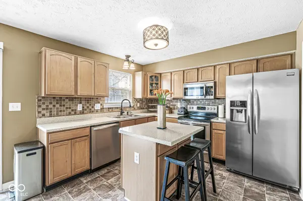 10533 Dark Star DR, Indianapolis, IN 46234