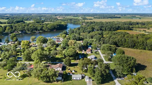 5952 N East Shafer DR, Monticello, IN 47960