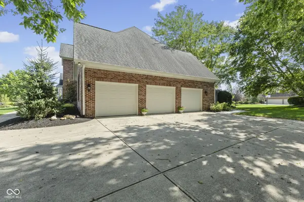 749 Suffolk LN, Carmel, IN 46032