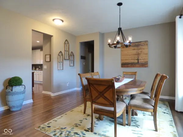 4244 Backstretch LN, Bargersville, IN 46106