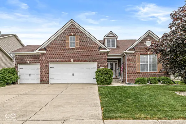 1490 Tuscany DR, Greenwood, IN 46143