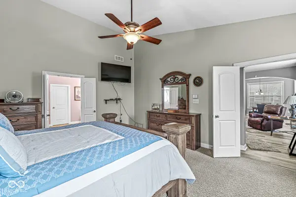 1490 Tuscany DR, Greenwood, IN 46143